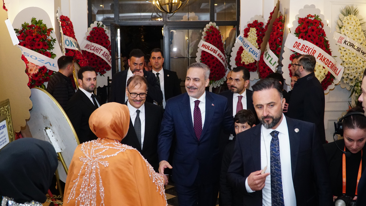 Bursa'da siyaset dünyasını buluşturan yılın düğünü 34 23