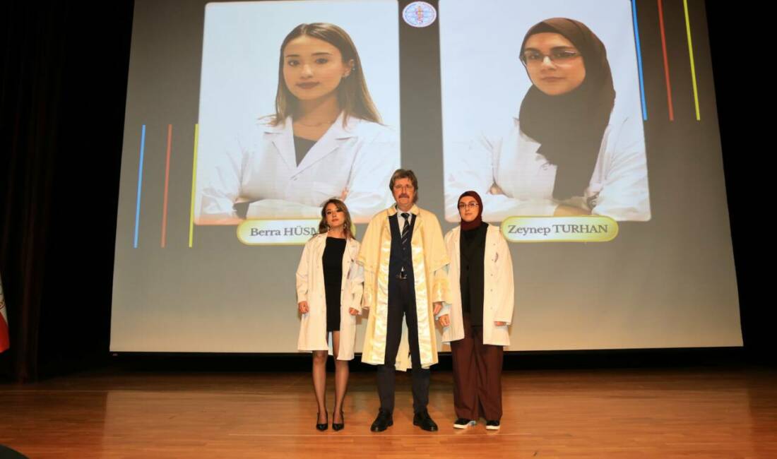 Bursa Uludağ Üniversitesi’nde veteriner hekim adayları beyaz önlük giydi Bursa Uludağ Üniversitesi (BUÜ) Veteriner Fakültesi tarafından düzenlenen geleneksel Beyaz