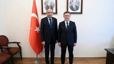 Olay Gazetesi Yazarı Ahmet Emin Yılmaz, bugünkü köşesinde AK Parti