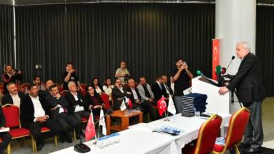 Olay Gazetesi Yazarı Ahmet Emin Yılmaz,  Mustafakemalpaşa Belediye Başkanı Şükrü