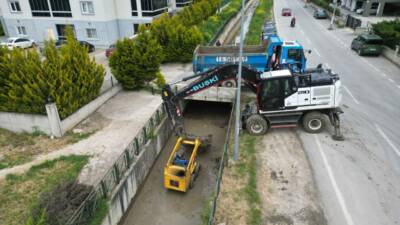 Bursa Büyükşehir Belediyesi BUSKİ Genel Müdürlüğü, kent genelinde sürdürdüğü dere