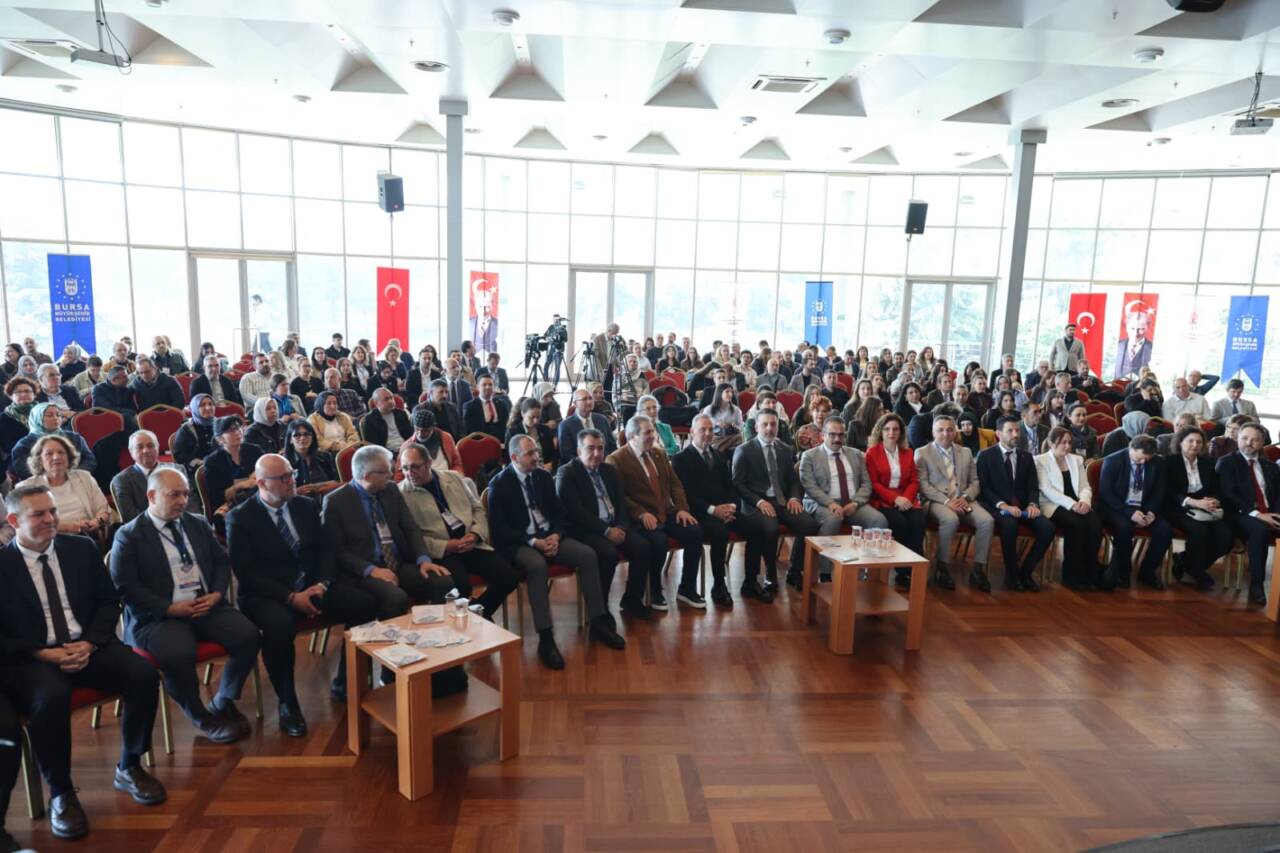 Anadolu’nun seramik kültürü Bursa’da konuşuldu 1 37153mty5zmm5m2