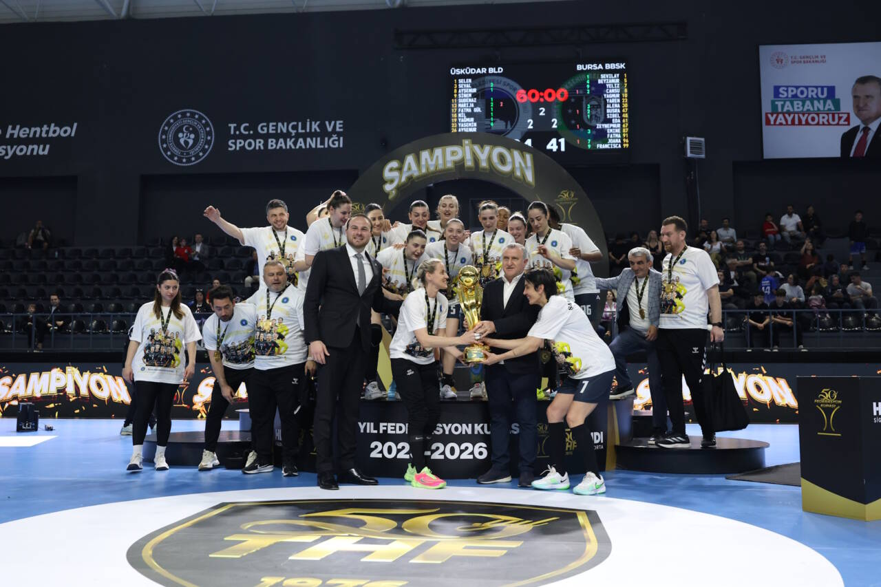 Bursa Büyükşehir Belediyespor'dan tarihi şampiyonluk 7 37161mty5zmyyot11