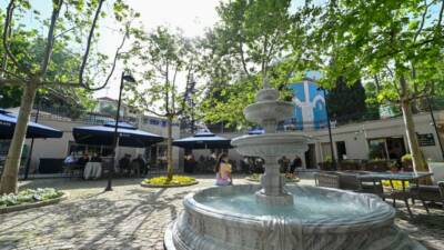 Bursa'da 13 şubesiyle hizmet veren BURFAŞ B Kafe, kaliteli hizmeti