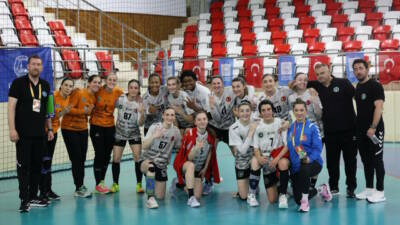 50. Yıl Federasyon Kupası'nı Bursa'ya kazandıran Bursa Büyükşehir Belediyespor Kadın