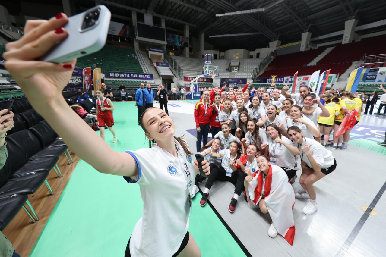 Bursa'da sporun birleştirici gücü: Dev spor festivalinde kardeşlik rüzgarı 3