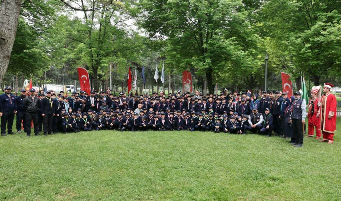 Bursa’da çocuklara ve gençlere yeni tesis müjde Bursa’nın fethinin 700. yılı etkinlikleri kapsamında düzenlenen Fetih Kampı, yüzlerce