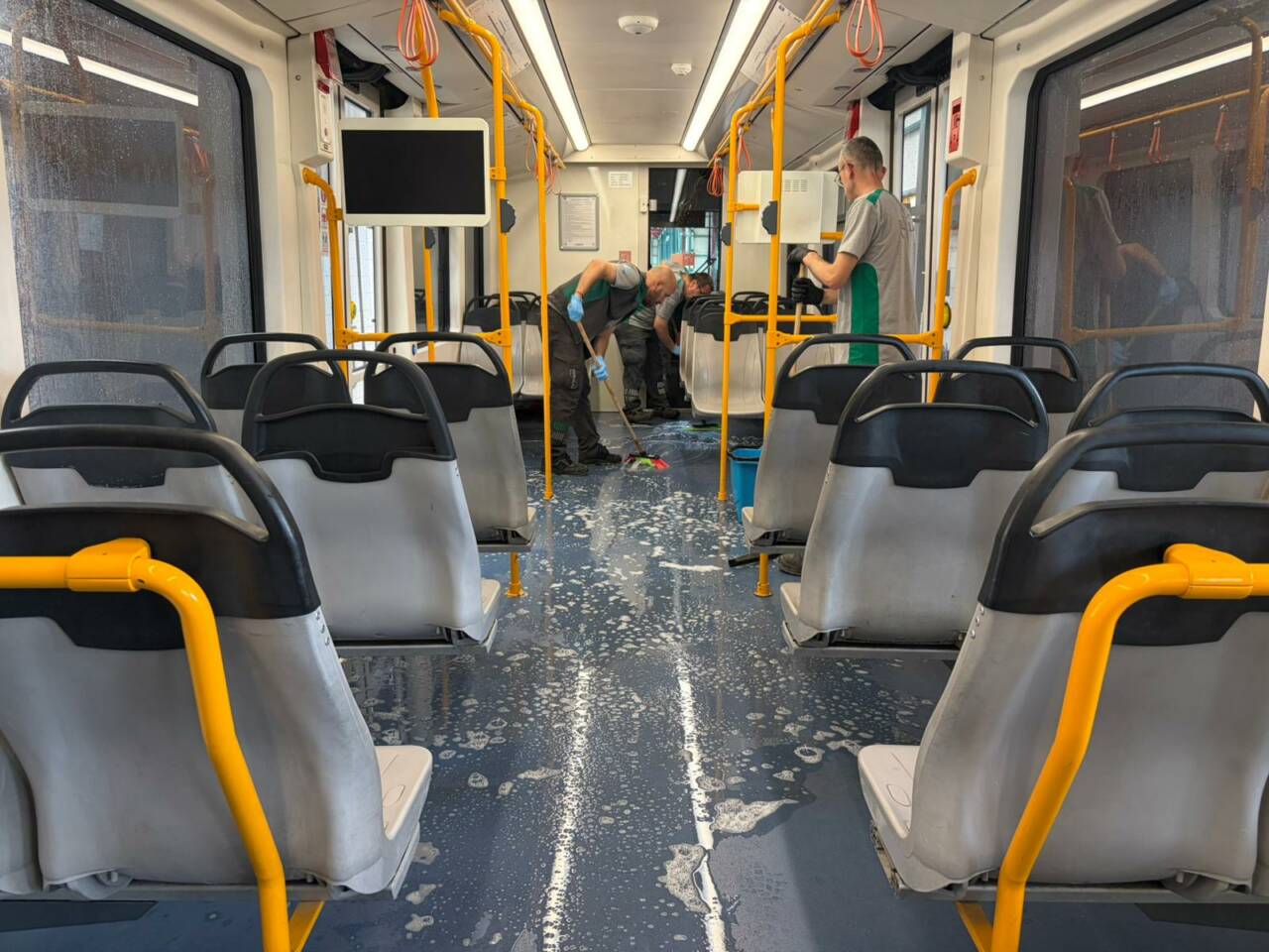 Bursa'da toplu taşımada bayram temizliği 7 37217mtzhmtqyyw6