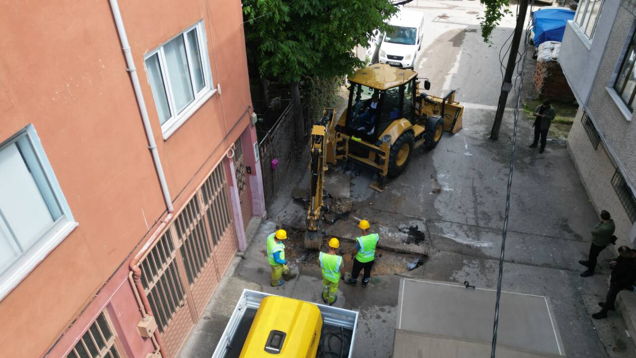 Bursa'da BUSKİ ekiplerinden bayram mesaisi 1 37225mtzhmtk2nz1