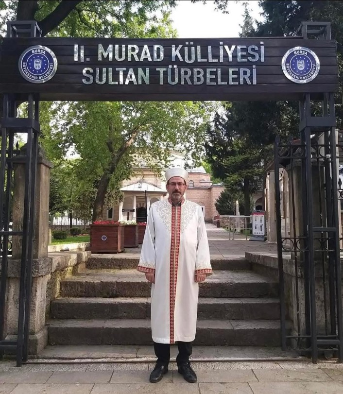 4 yazi icin muradiye camii imami lutfi tasci ve fatih sultan mehmetin ailesinin kabirleri360869vk3s7