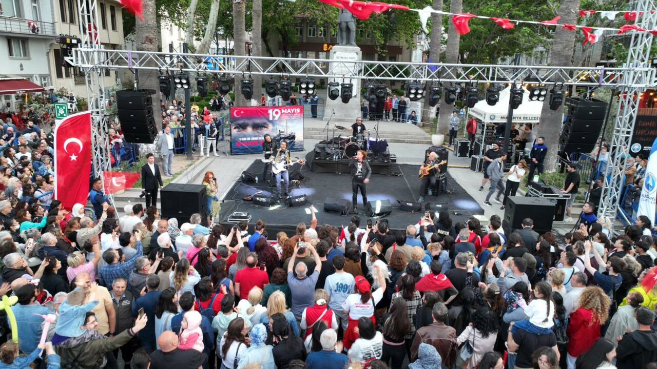 Bursa Mudanya'da 19 Mayıs'a renkli kutlama 4 Fwd: BASIN BÜLTENİ - MUDANYA’DA 19 MAYIS COŞKUYLA KUTLANDI
