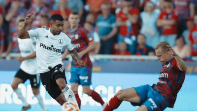 Bursaspor, Polonya’nın Legia Varşova takımında forma giyen 26 yaşındaki orta