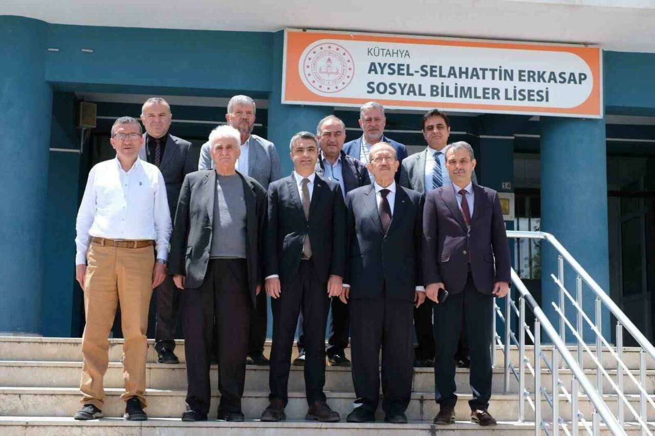 Bursa'nın 48 yıllık tecrübesi Kütahya’da gençlerle buluştu 1 48 yillik tecrube kutahyada genclerle bulustu 7ffab1bb91e9