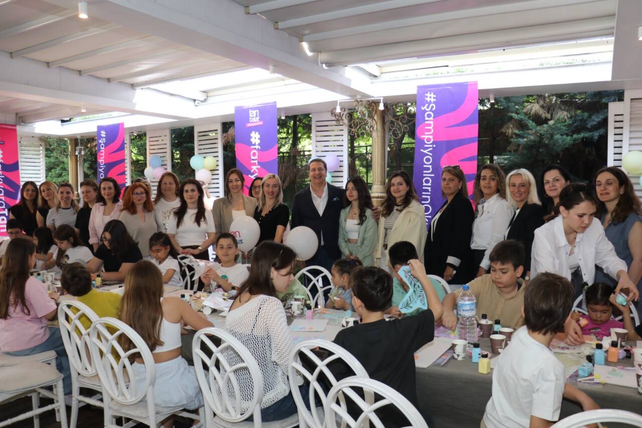 BALKANTÜRKSİAD'dan'Anneler Günü'ne özel etkinlik 8 5 1