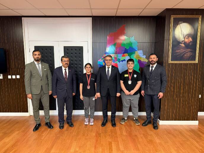 Depreme dirençli Bursa için en kritik adım: Merkezin mahalle mahalle röntgeni çekildi! 11 5 yazi icin yildirim kaymakami metin esen nuri erbak ortaokulu ogrencileri umutcan yilmaz ve gul nira ulker turkiye halter sampiyonasi