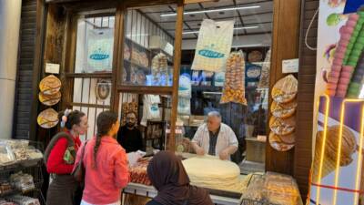 ​Kurban Bayramı öncesinde Bursa’da tatlı ve börek telaşı başladı. Bayram