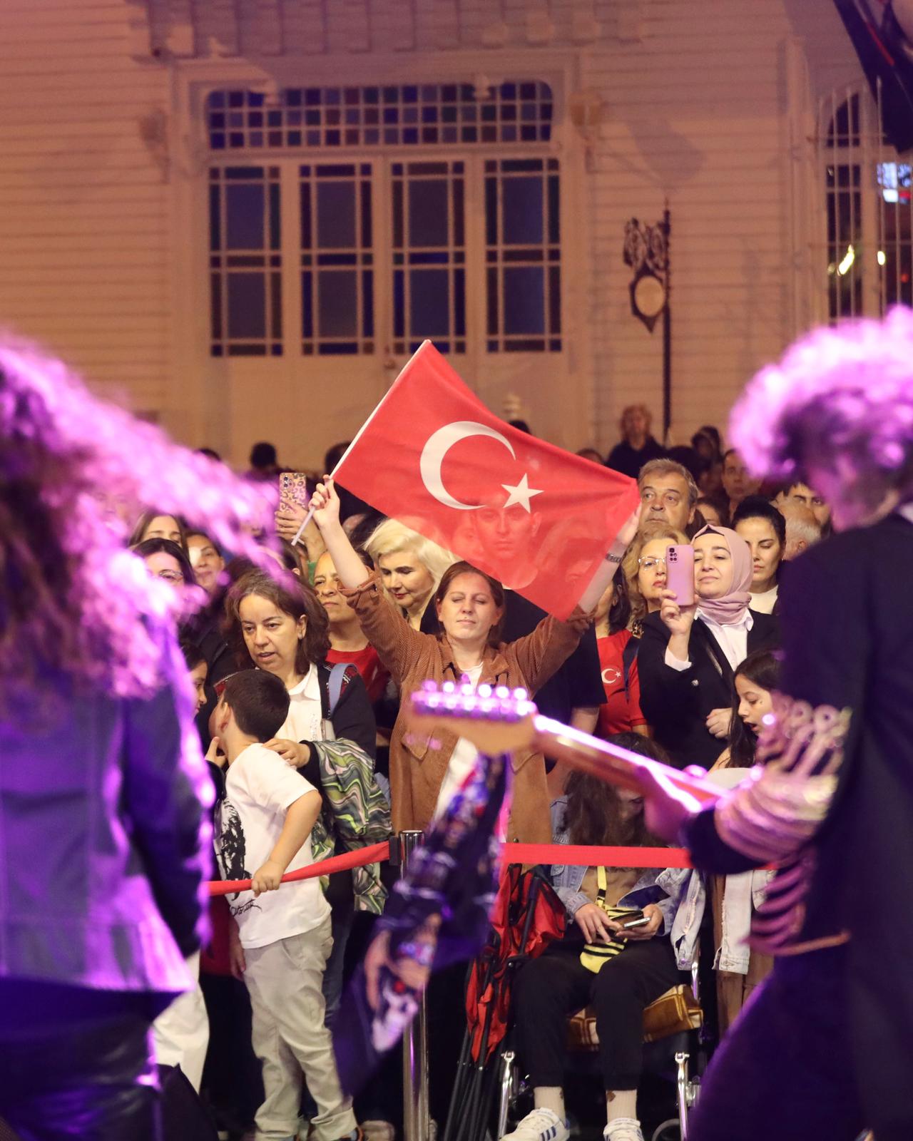 Bursa Mudanya'da 19 Mayıs'a renkli kutlama 6 Fwd: BASIN BÜLTENİ - MUDANYA’DA 19 MAYIS COŞKUYLA KUTLANDI