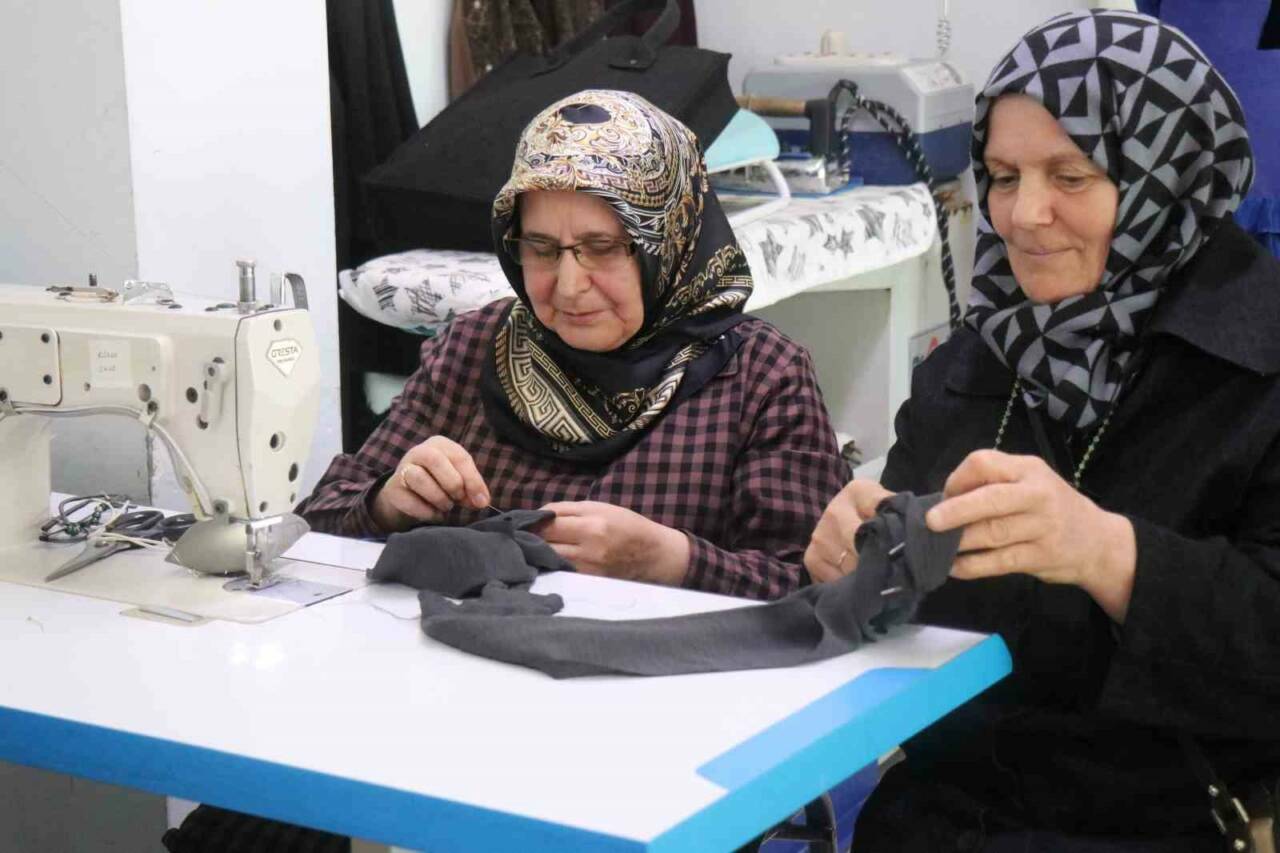 65 yaşındaki Remziye teyzenin "sınıfta kalma" azmi 5 65 yasindaki remziye teyzenin sinifta kalma azmi a10a3aea88e9