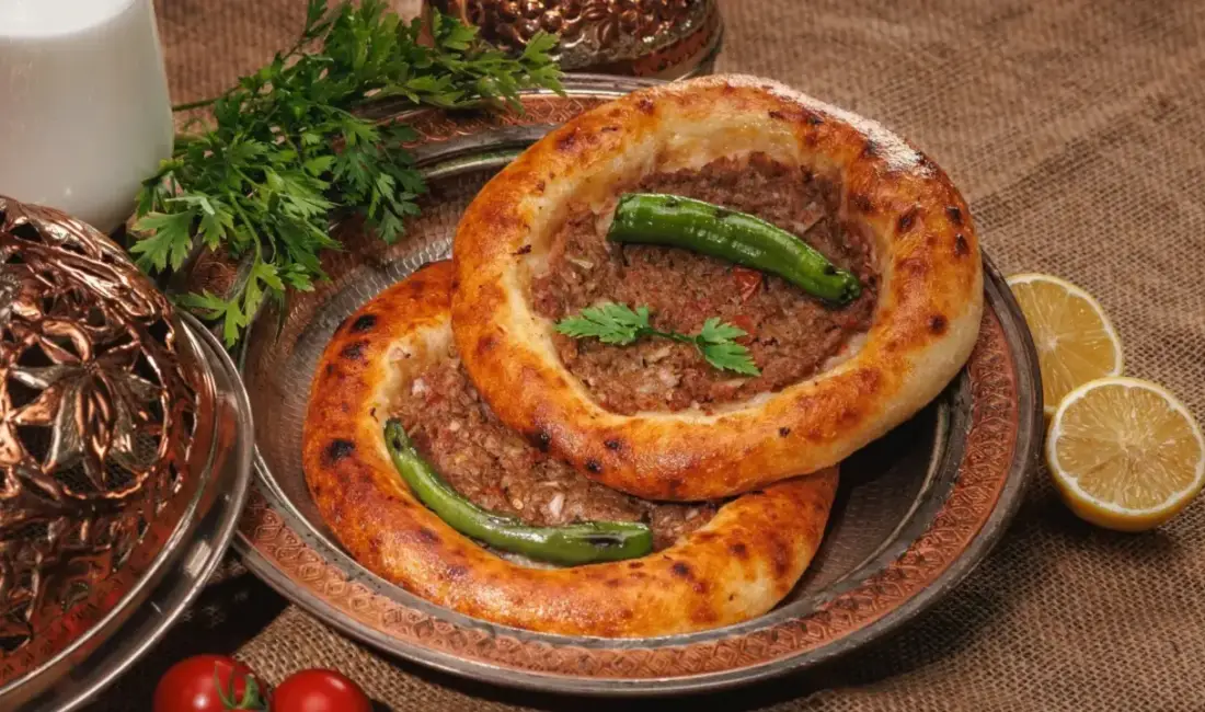 Bursa’nın meşhur Lezzeti: ‘Cantık’ nerede yenir? Taş fırından çıkan kokusuyla sokakları sarıyor, ince hamuru ve bol