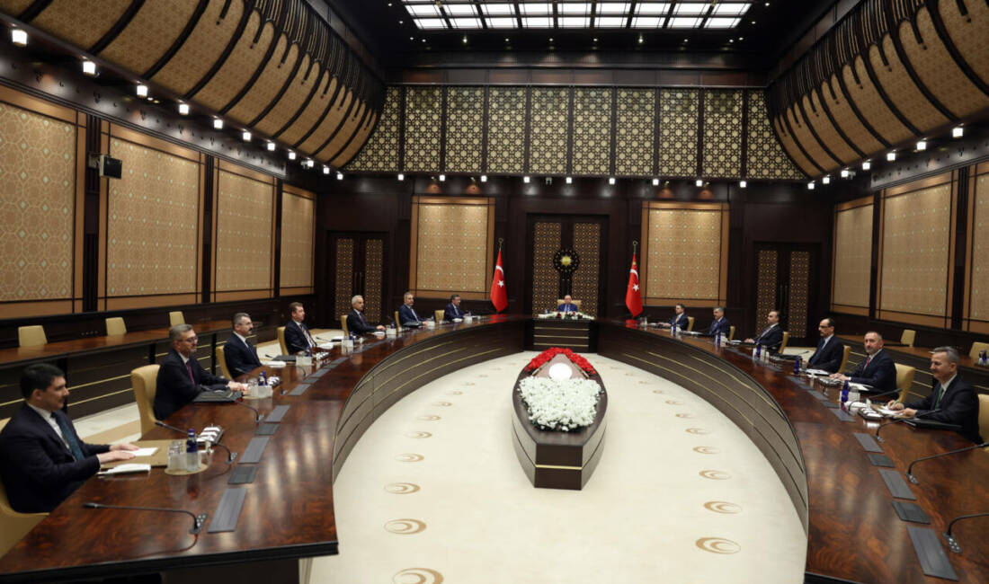 Siber Güvenlik Kurulu ilk kez toplandı Cumhurbaşkanı Recep Tayyip Erdoğan başkanlığında Siber Güvenlik Kurulu toplantısı gerçekleştirildi.