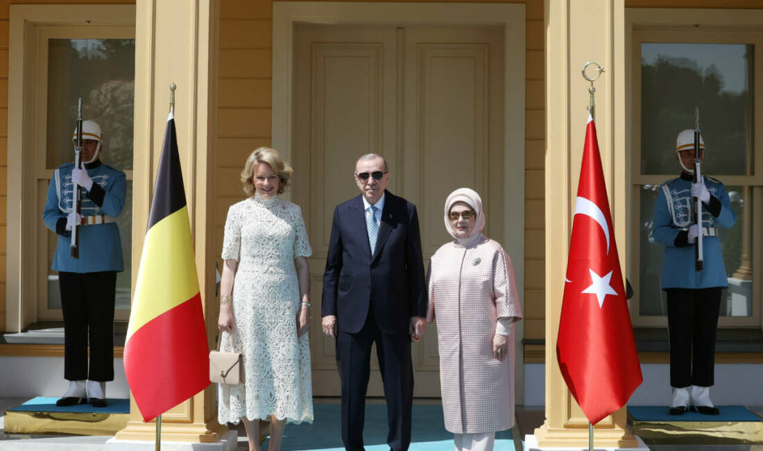 Cumhurbaşkanı Erdoğan, Belçika Kraliçesi’ni kabul etti Belçika Kraliçesi'nin Türkiye ziyareti devam ediyor. Cumhurbaşkanı Erdoğan, İstanbul'da Kraliçe