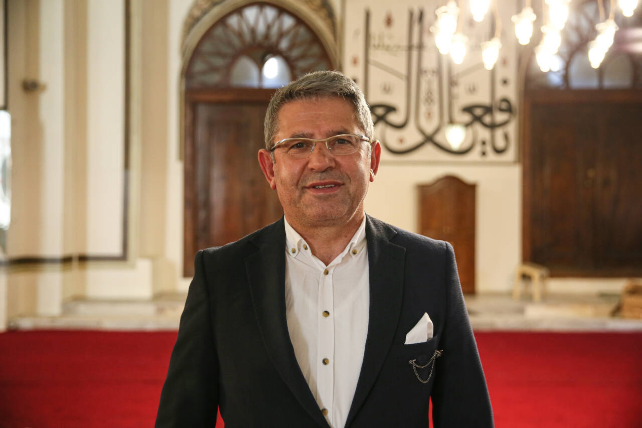 Bursa'nın simgesi Ulu Cami'nin halıları yenileniyor 2 aa 20260516 41400080 41400079 bursaninsimgesiulucamininhalilariyenileniyor