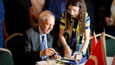 Fenerbahçe Kulübü Başkan Adayı Aziz Yıldırım, Bursa Fenerbahçeliler Derneği tarafından