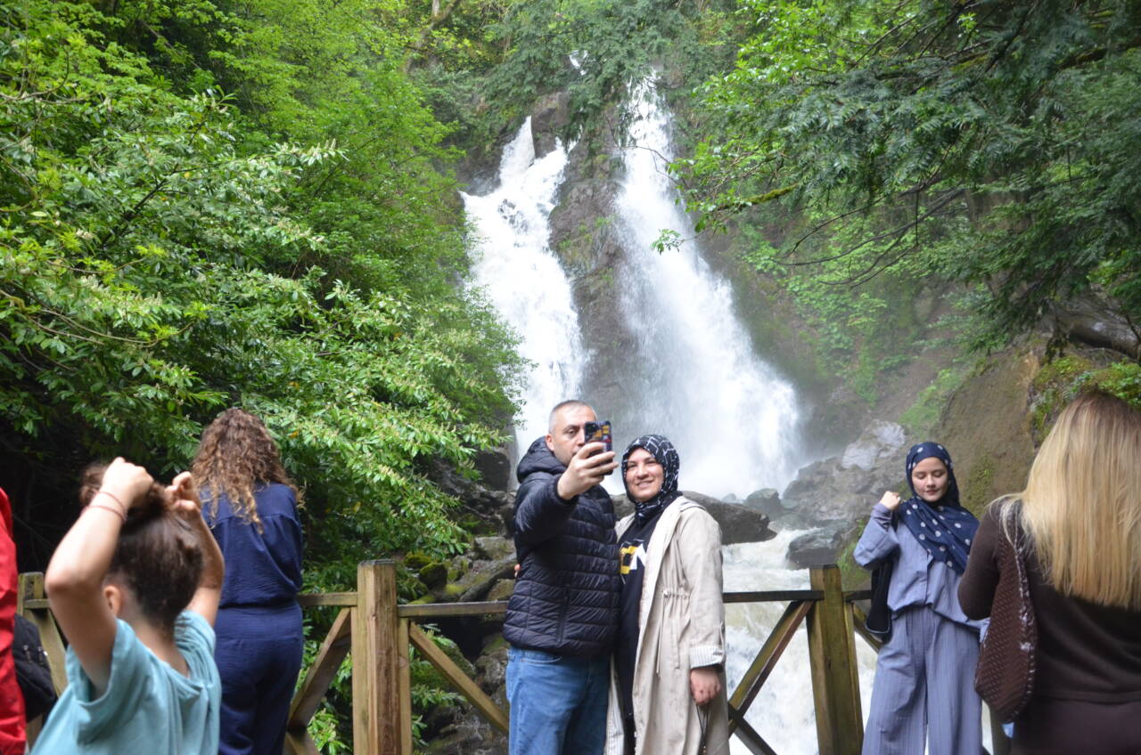 Bursa'nın ünlü turizm merkezi bayramda kapalı gişe 1 aa 20260521 41450660 41450657 guneymarmaradakitermaltesislerbayramtatilindedolacak