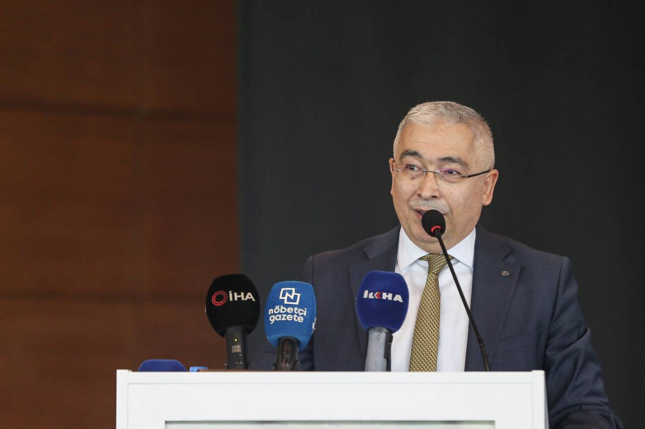 Bursa'da önemli 'Aile' çalıştayı 2 aa 20260521 41451933 41451929 bursadaguncelailesorunlaricalistayigerceklestirildi