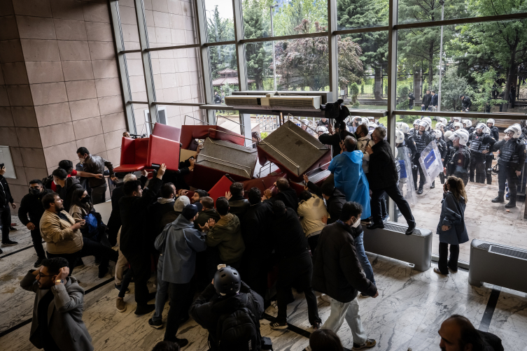 CHP’de mutlak butlan gerilimi: Genel Merkez'de neler yaşandı? 2 aapicture2026052441484970