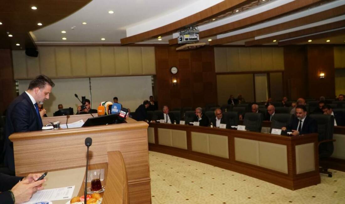 BUSKİ Genel Kurulu’nda ‘su indirimi’ tartışması BUSKİ 2025 yılı faaliyet raporu oy birliğiyle kabul edildi. Genel
