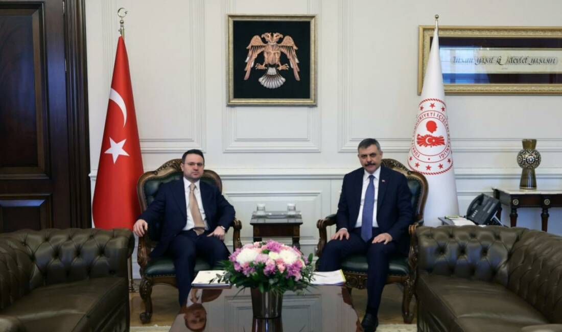 Adalet Bakanı Gürlek ile İçişleri Bakanı Çiftçi görüştü Adalet Bakanı Akın Gürlek, İçişleri Bakanı Mustafa Çiftçi'yi ziyaret etti.