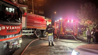 Ordu’nun Altınordu ilçesinde bir apartmanın kapalı otoparkında çıkan yangında 3