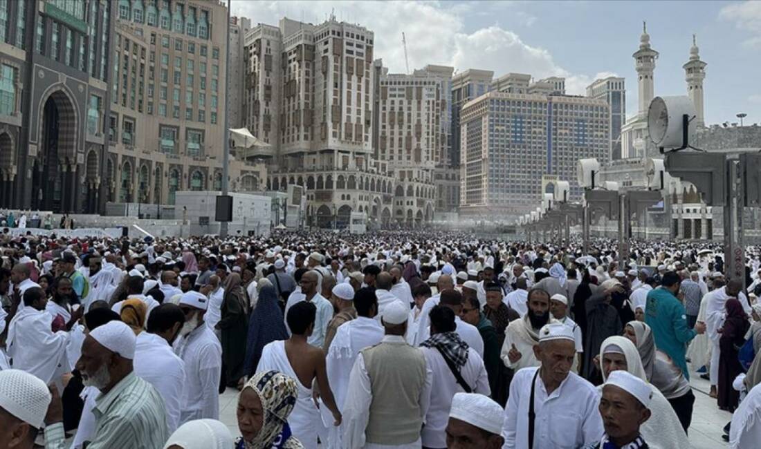 Arabistan Hac rakamlarını açıkladı: İşte ülkeye gelenlerin sayısı Suudi Arabistan Hac ve Umre Bakanı Tevfik er-Rabia, hac ibadetini