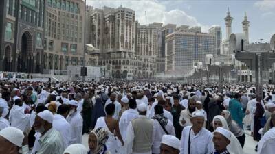 Suudi Arabistan Hac ve Umre Bakanı Tevfik er-Rabia, hac ibadetini