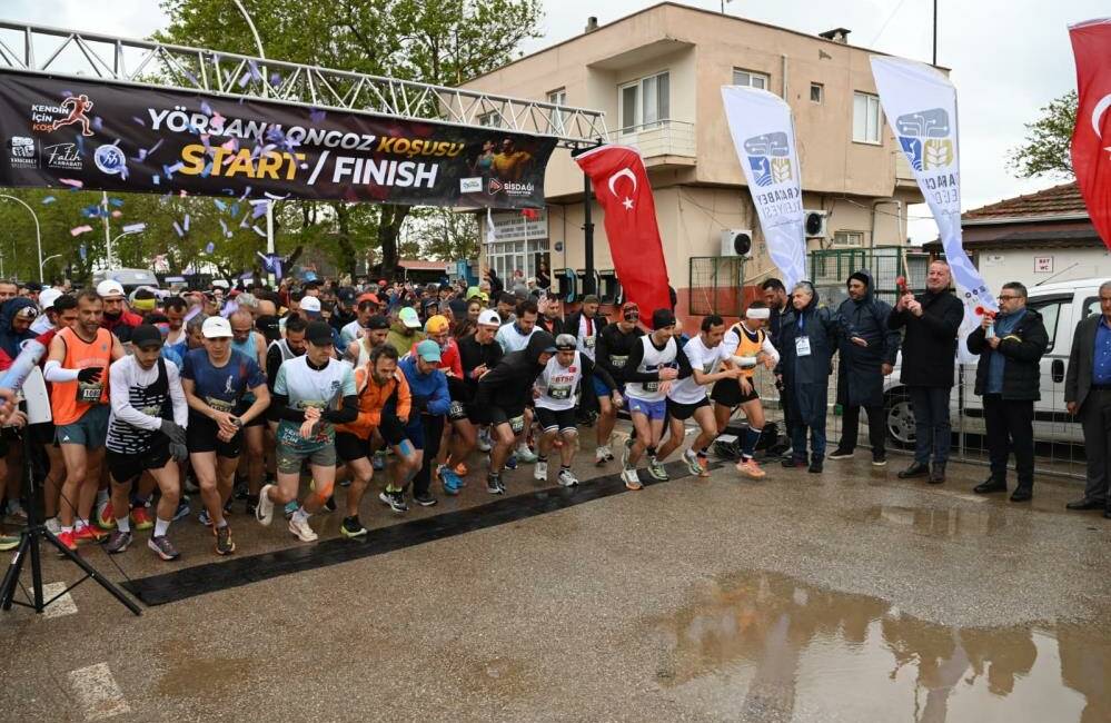 Bursa’nın dünyaca ünlü Longozları’nda yağmurla yarış Karacabey’in turizm bölgesi Yeniköy’de yağmura rağmen 450 sporcunun 25 ayrı