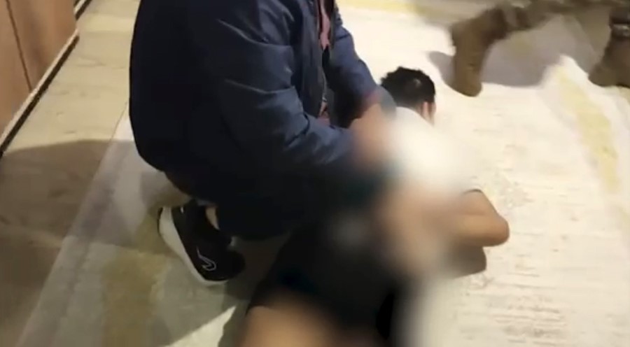 Bursa’da özel harekat destekli operasyon! Tefecilik çetesi çökertildi Bursa’nın Yenişehir ilçesinde tefecilik ve yağma suçlarına yönelik düzenlenen nefes