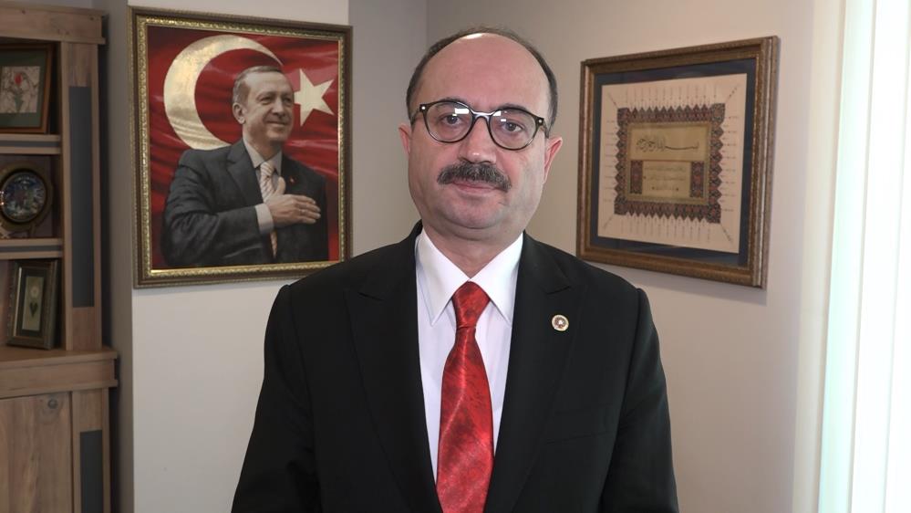 Sosyal medya hesabından yaptığı paylaşım sonrası hem tebrik hem de