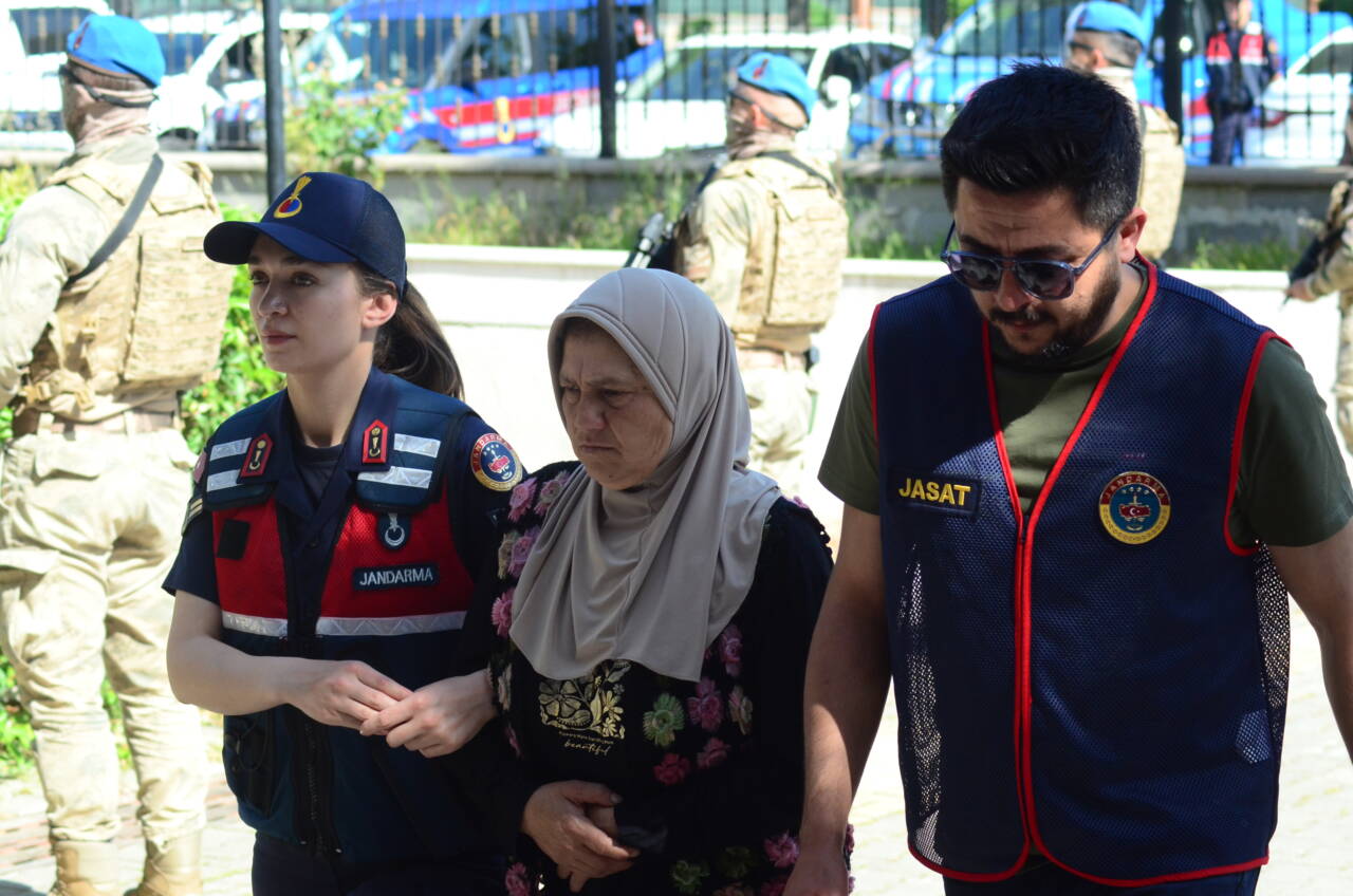 Yıllar sonra ihbar geldi! Anne ve baba da gözaltında 2 aydinda 14 yil once kaybolan gencin olduruldugu iddiasiyla 8 supheli yakalandi f4e6f729a2bb