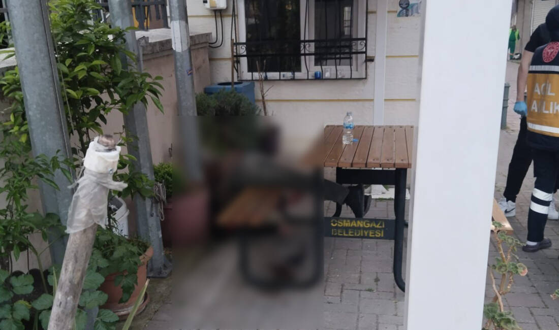 Bursa’da muhtarlığın önünde korkunç olay! Bursa'da bir kişi muhtarlık bürosunun önünde vurulmuş halde bulundu. Şahsın