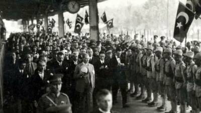 Büyük Önder Gazi Mustafa Kemal Atatürk'ün 19 Mayıs 1919'da düşmanın