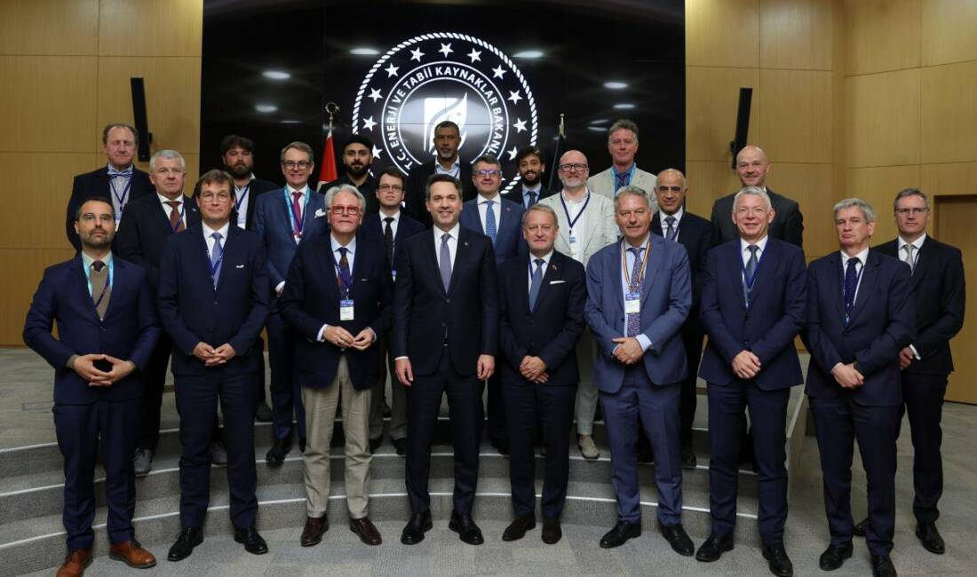 Bakan Bayraktar’dan Belçika’ya enerji vizyonu aktarımı Bakan Bayraktar, Belçika Başbakan Yardımcısı ve Dışişleri Bakanı Maxime Prevot