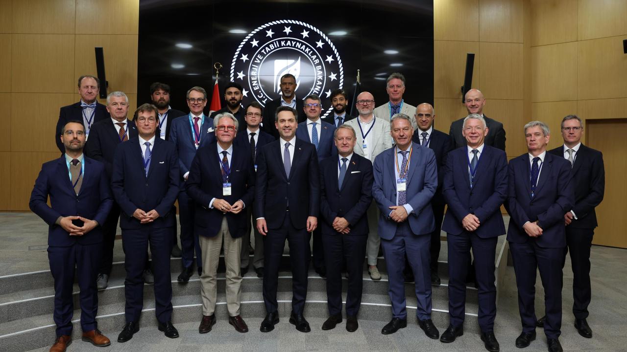 bakan bayraktardan belcikaya enerji vizyonu aktarimi 646bad6d2a64