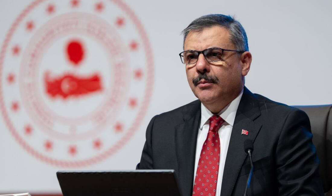 İçişleri Bakanı Çiftçi’den ‘yeni nesil suç örgütlerine’ net mesaj İçişleri Bakanı Mustafa Çiftçi, vatandaşları tehdit eden ve “yeni nesil