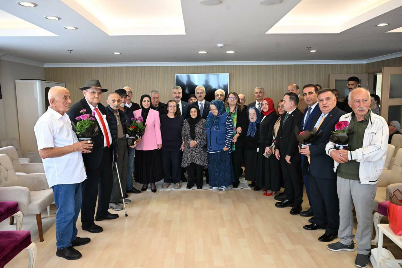 Bakan Uraloğlu'ndan huzurevi sakinlerini ziyaret 2 bakan uraloglundan huzurevi sakinlerini ziyaret c9e8b52c6c80