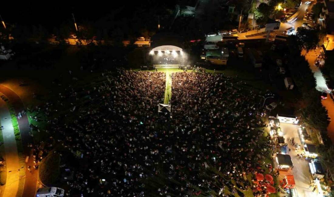 Bursa’da 3 gün süren festival! Coşku tavan yaptı Osmangazi’de 3 gün boyunca Bursalıları kahve ve müzikle buluşturan Bursa