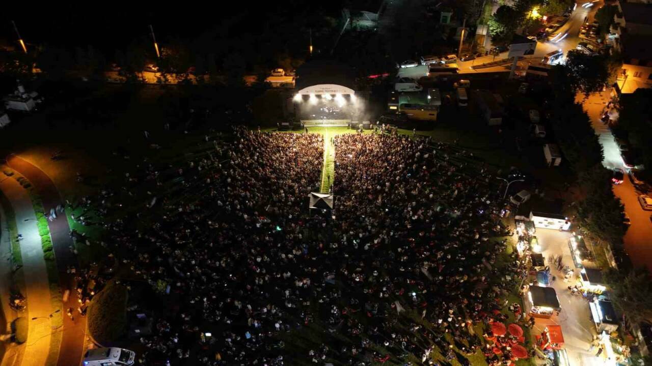 Bursa'da 3 gün süren festival! Coşku tavan yaptı 7 baskan erkan aydin kahve ve muzik tutkunlariyla bir araya geldi 6c497e9cf69a