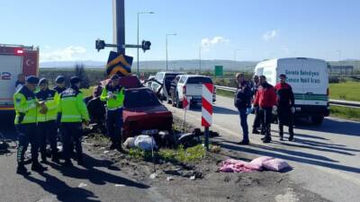 Bolu'da yön tabelasının beton direğine çarpan otomobildeki çift öldü, 6