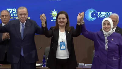 Afyonkarahisar Belediye Başkanı Burcu Köksal, AK Parti'ye katıldı. Cumhurbaşkanı Recep