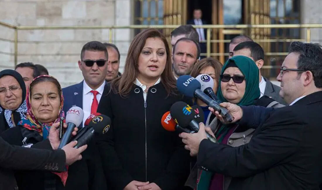 CHP’de Burcu Köksal’a kesin ihraç talebi CHP yönetimi, Afyonkarahisar Belediye Başkanı Burcu Köksal'ı kesin ihraç talebiyle